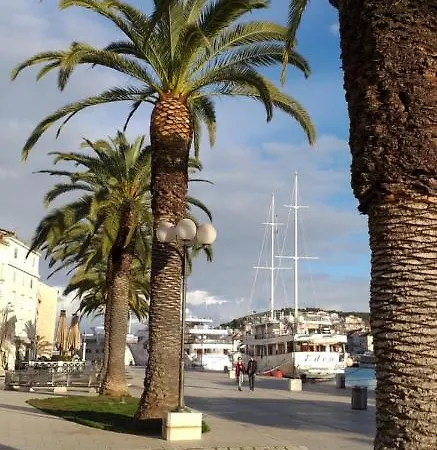Sara Apartamento Trogir